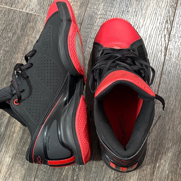 Adidas - Picture 4 of 6